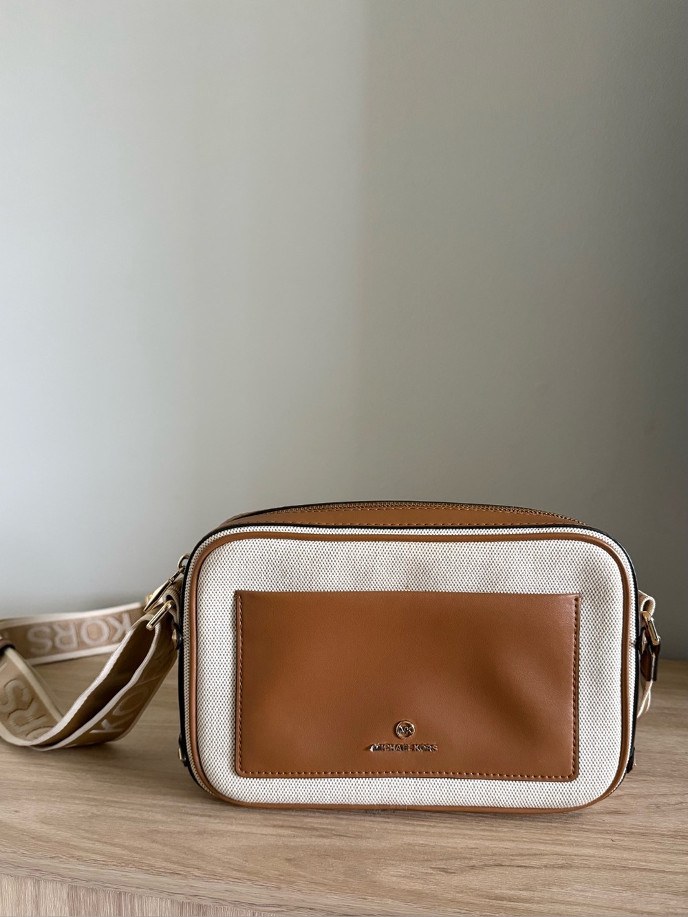 Michael Kors Maeve East West Pocket Crossbody Bag – Tan/Cream